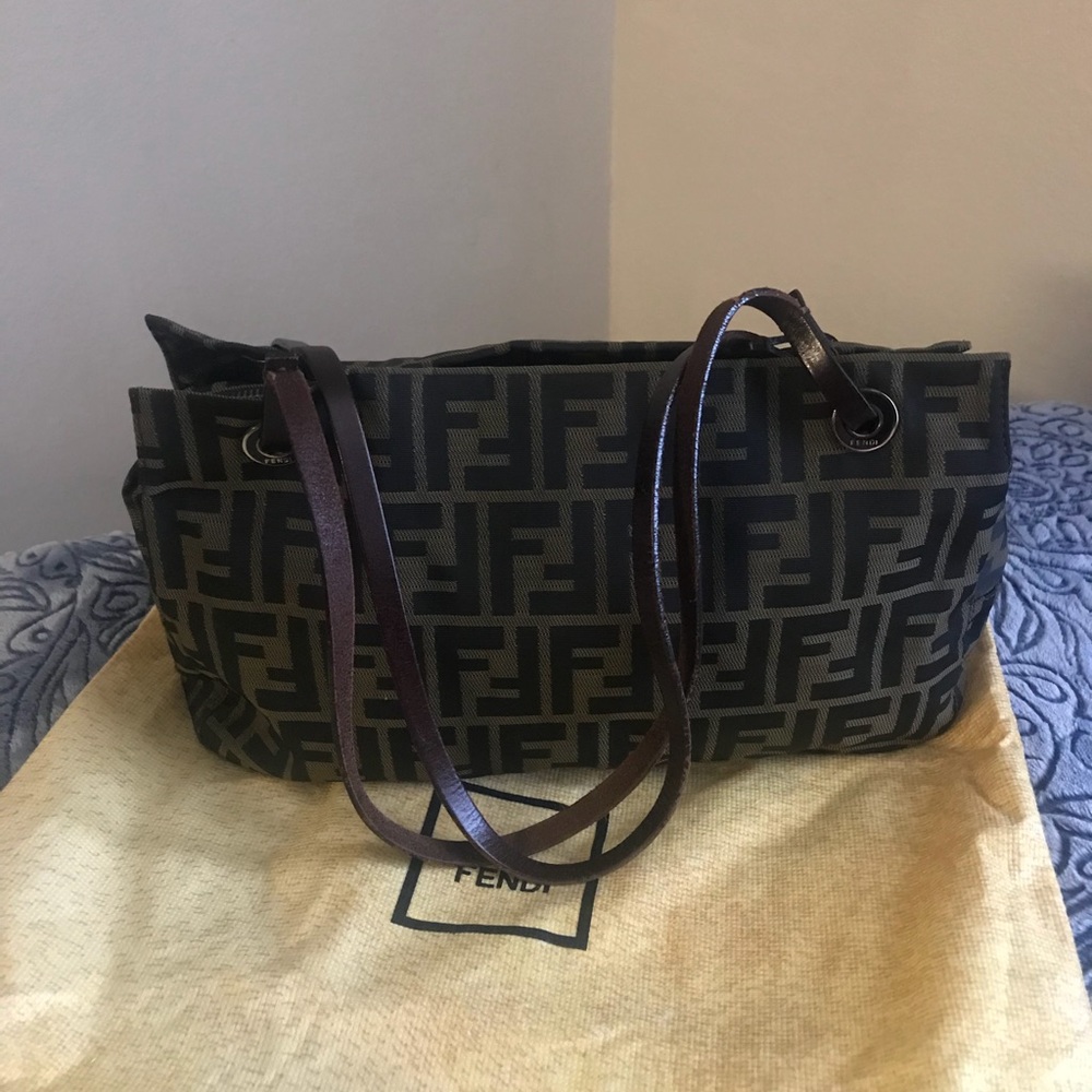 ❌SOLD❌ FENDI SHOULDER BAG